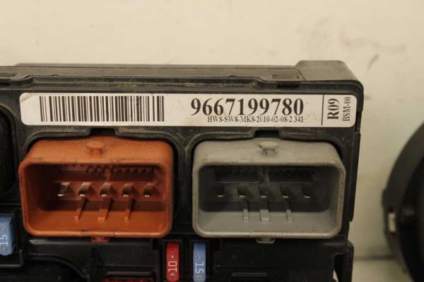 BOITIER COMPLET CITROEN C3 1.4HDI 2010 ( BOITIERS + COMPTEUR + CONTACTEUR + BOITE A FUSIBLES) - Vue 2